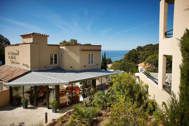 هتل Les Terrasses Du Bailli