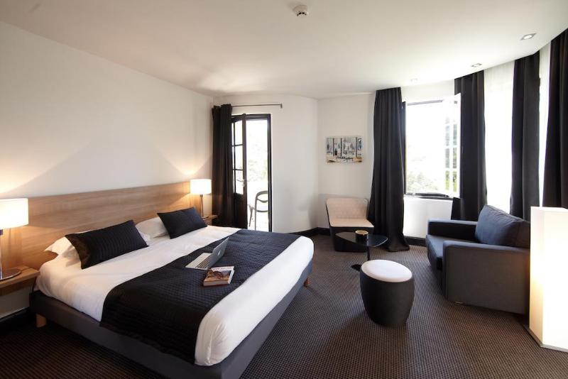 هتل Les Terrasses Du Bailli