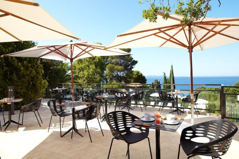 هتل Les Terrasses Du Bailli