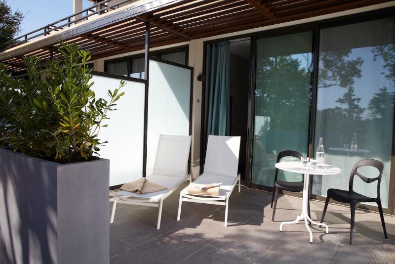 هتل Les Terrasses Du Bailli