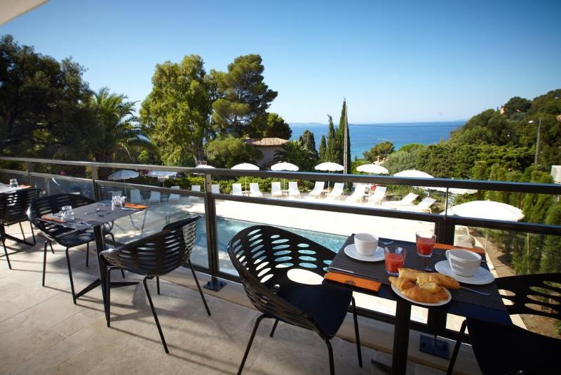 هتل Les Terrasses Du Bailli