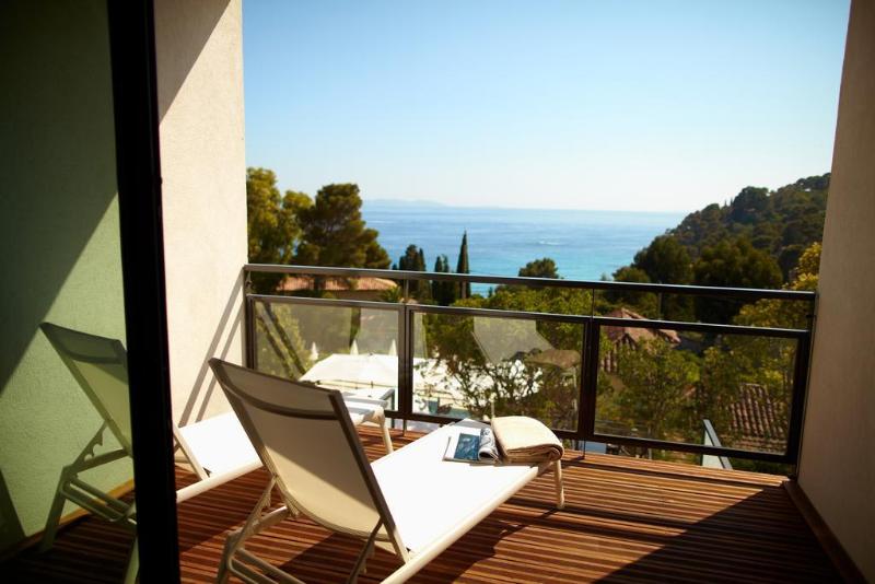 هتل Les Terrasses Du Bailli
