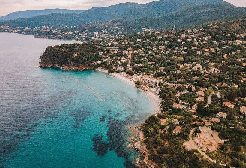 هتل Les Terrasses Du Bailli