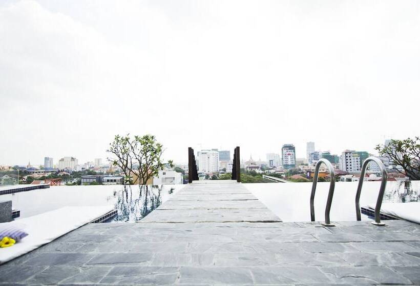 Patio Hotel & Urban Resort