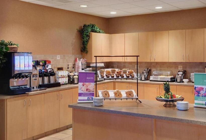 호텔 Pomeroy Inn And Suites Dawson Creek