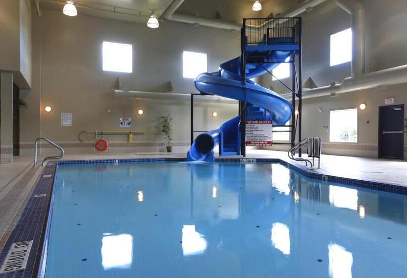 ホテル Pomeroy Inn And Suites Dawson Creek