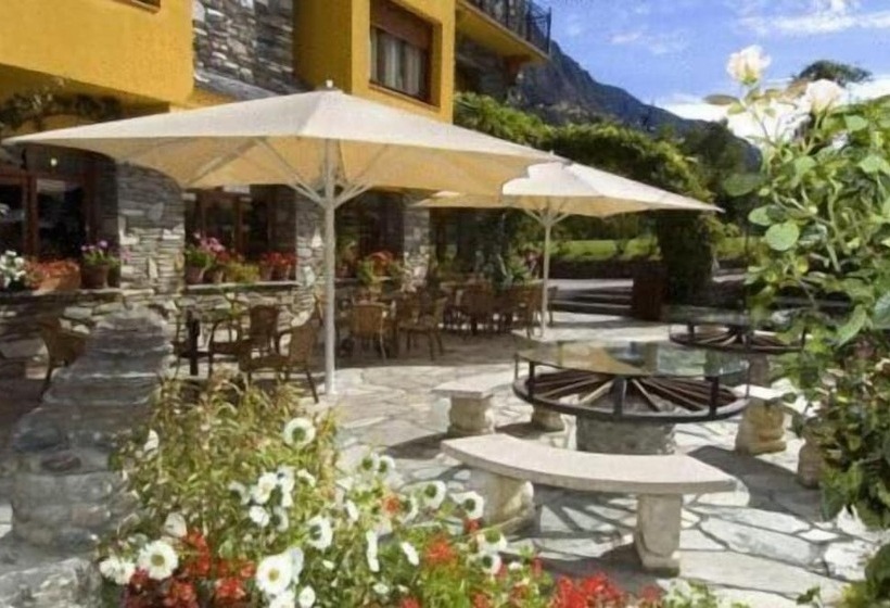 هتل Restaurant Castellarnau