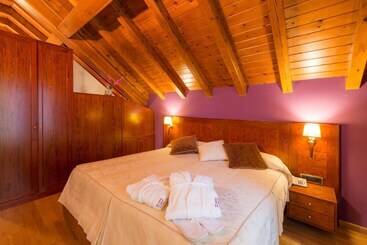 هتل Restaurant Castellarnau