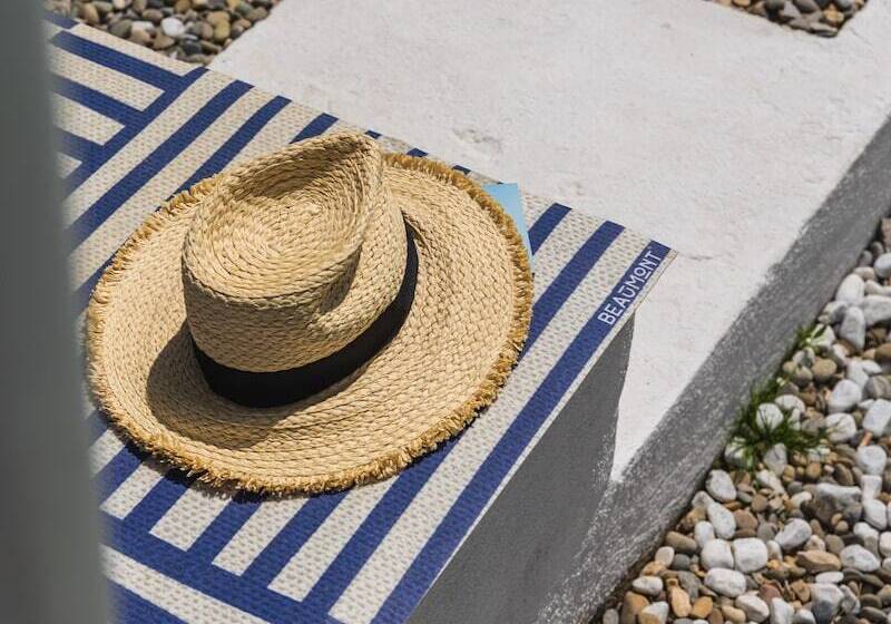 هتل De La Plage   Mahogany
