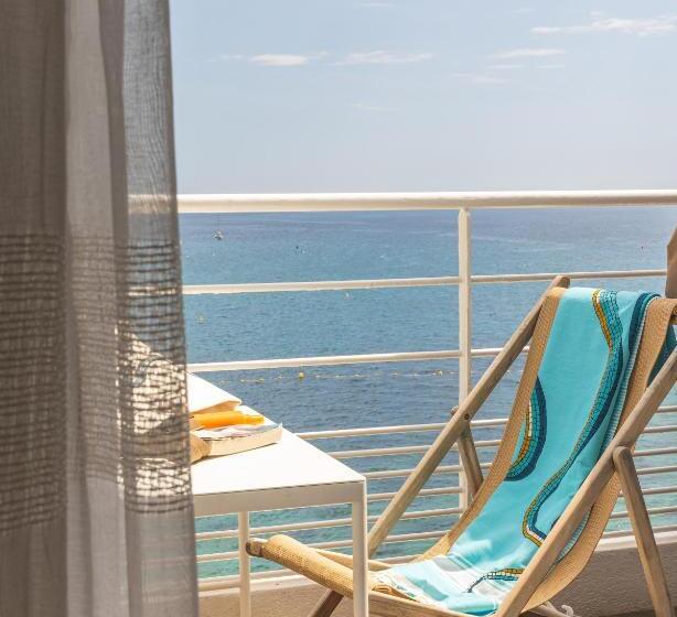 هتل De La Plage   Mahogany