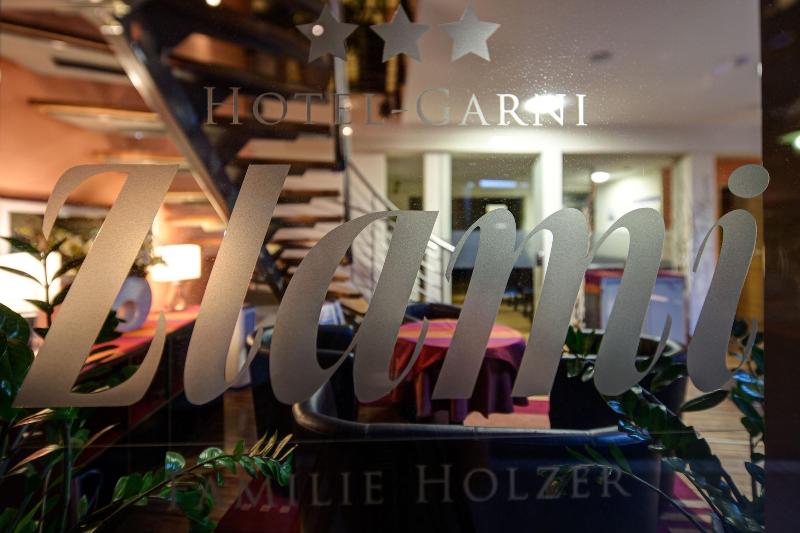 هتل Zlamiholzer