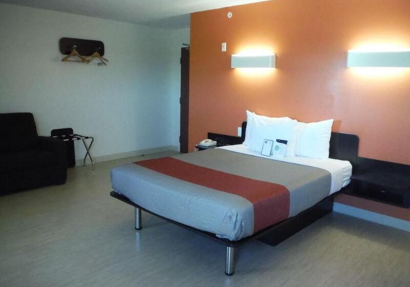 Motel 6kingston, On