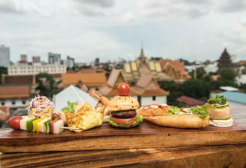 Patio Hotel & Urban Resort