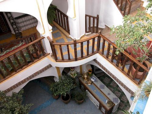 تختخواب و صبحانه Dar Meziana