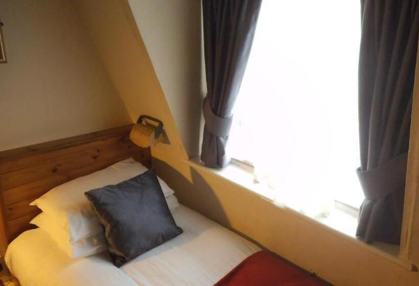 פונדק Arran House