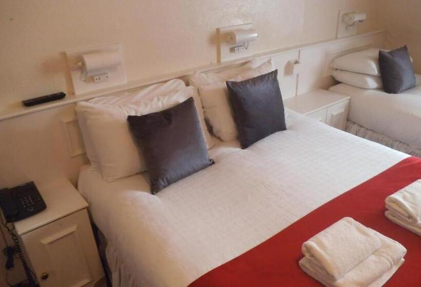 פונדק Arran House