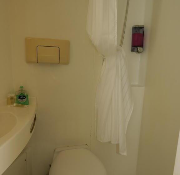 פונדק Arran House