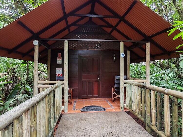 هتل Aninga Lodge