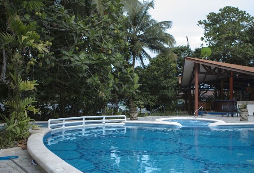 هتل Aninga Lodge