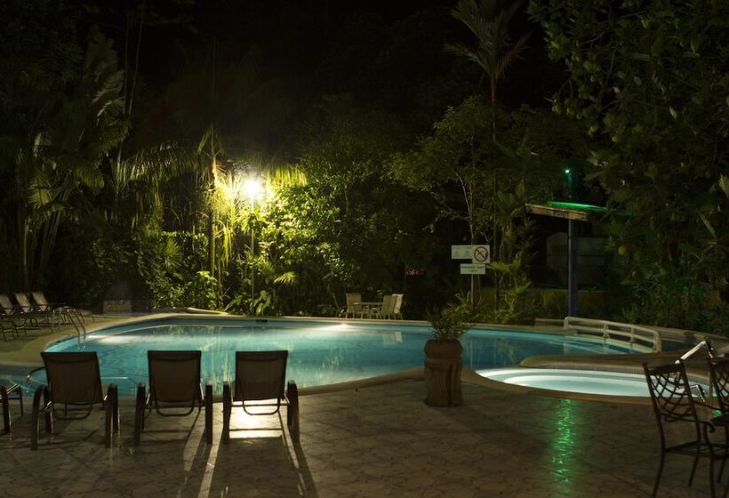هتل Aninga Lodge