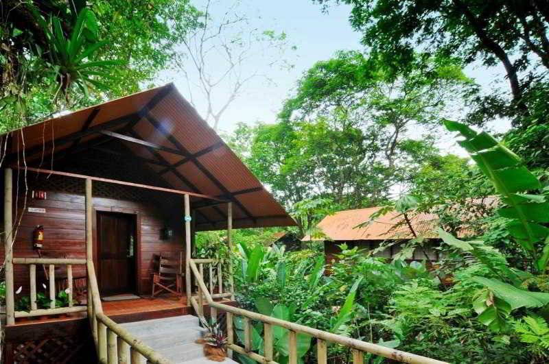 هتل Aninga Lodge