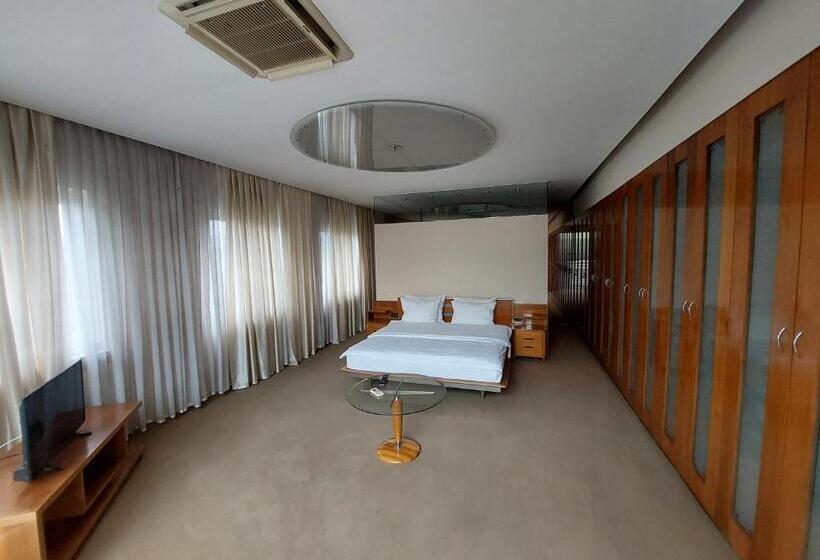 Fotos del hotel Brass:  5