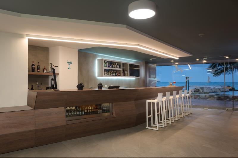 هتل Calypso Beach