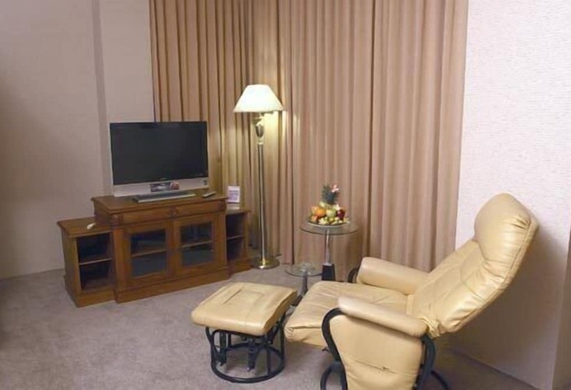 هتل Grand Tiga Mustika