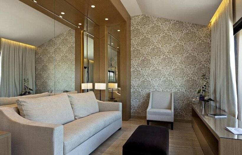 ホテル Hostellerie La Farandole