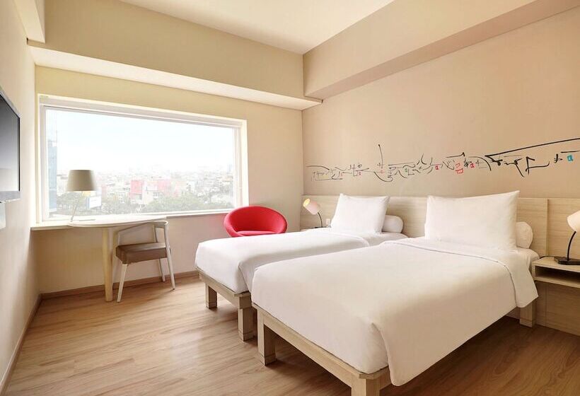 هتل Ibis Styles Jakarta Gajah Mada