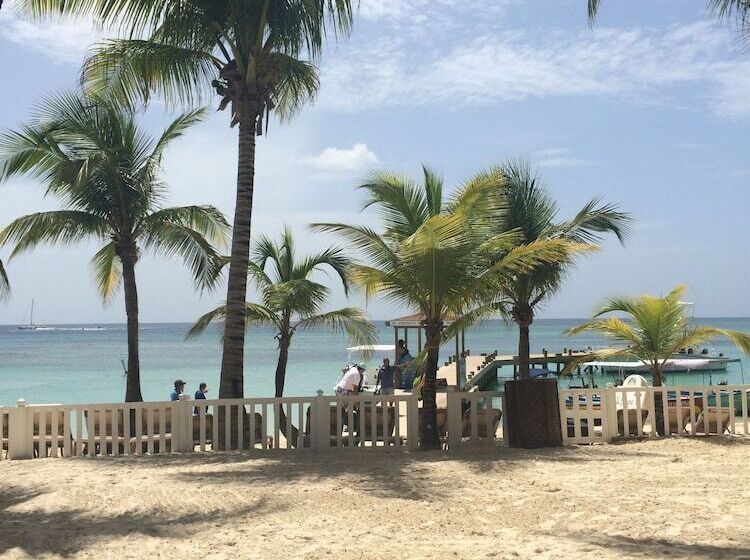 Fotos del hotel Infinity Bay, Spa & Beach Resort:  32