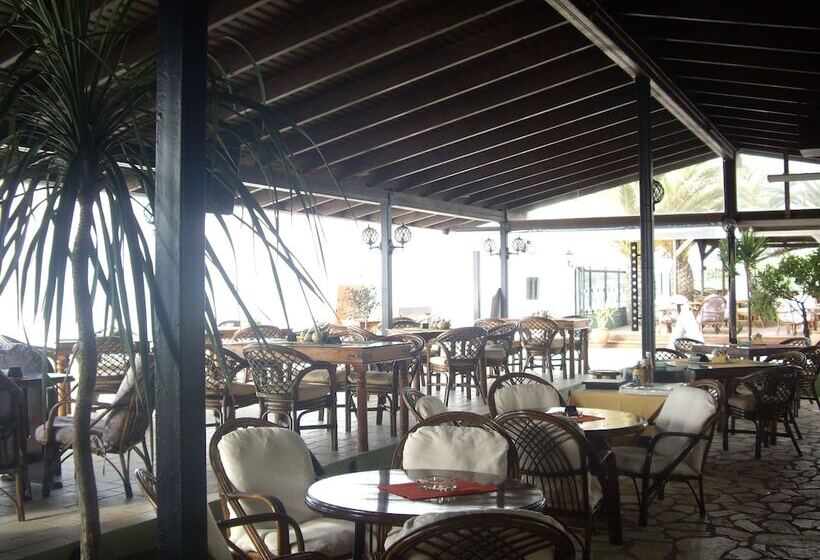 هتل Ninos On The Beach
