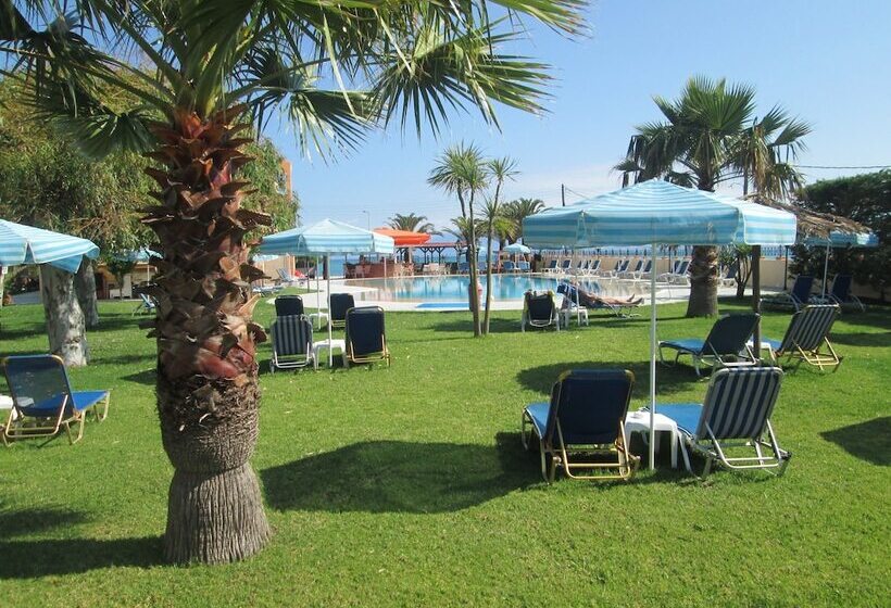 هتل Ninos On The Beach