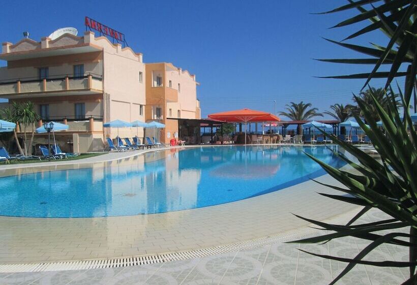 هتل Ninos On The Beach