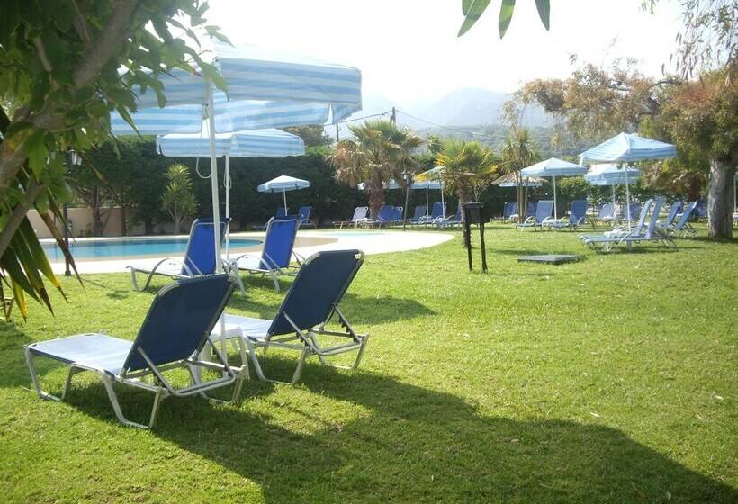 هتل Ninos On The Beach