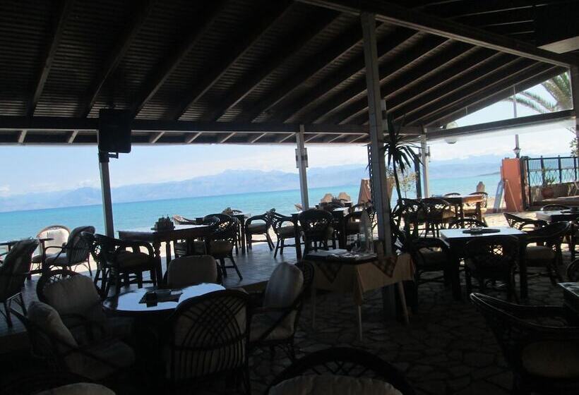 هتل Ninos On The Beach