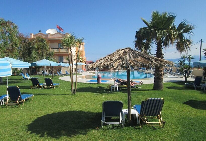 هتل Ninos On The Beach