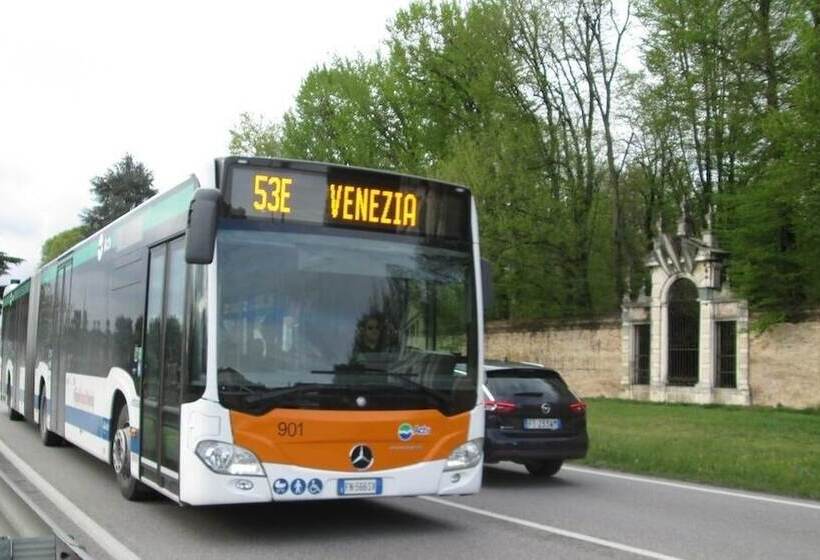 هتل Nuova Aurora Venice