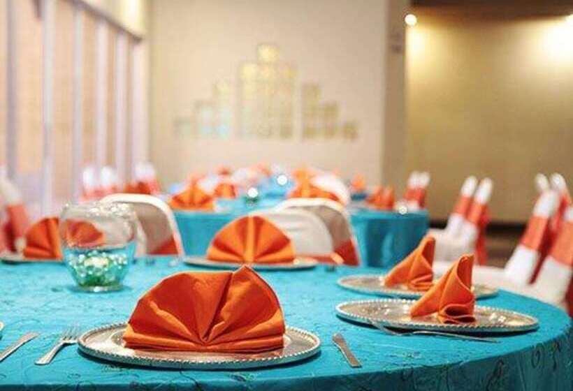 هتل Quality Inn Piedras Negras
