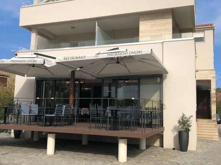 هتل Rooms & Restaurant Matanovi Dvori