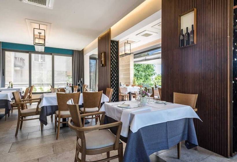 هتل Rooms & Restaurant Matanovi Dvori