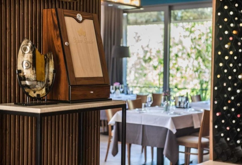 هتل Rooms & Restaurant Matanovi Dvori