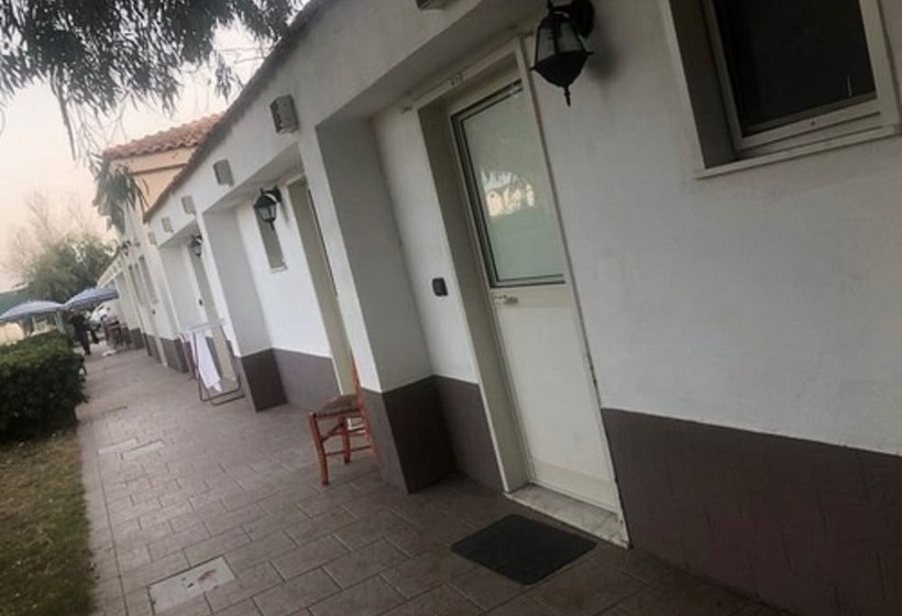 هتل Villaggio Albergo Internazionale La Plaja