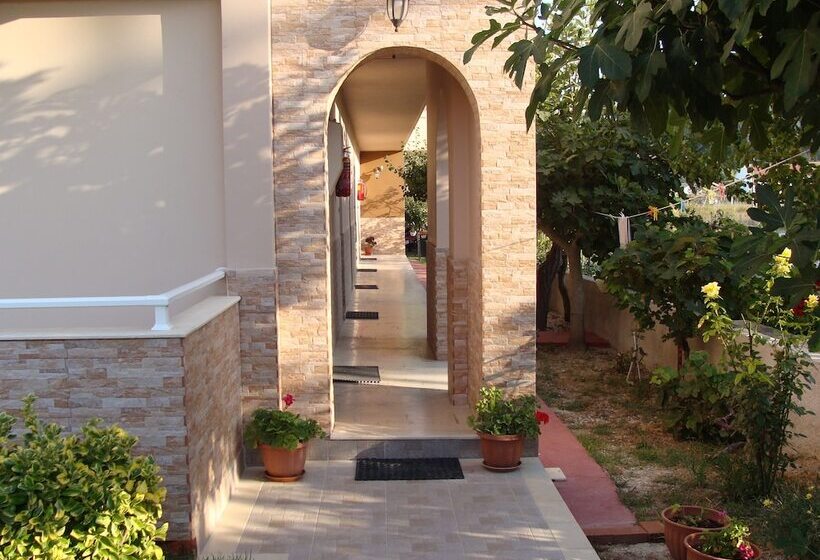 Toula S Apartments