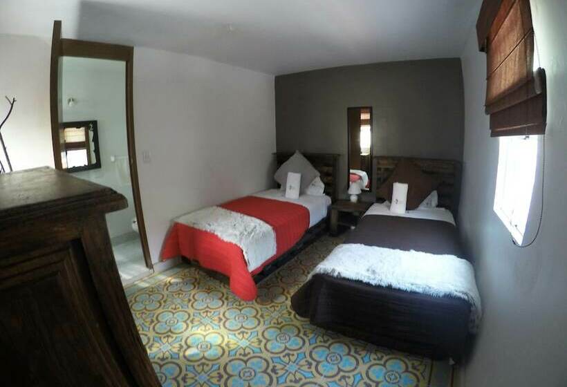 هتل Hostal 1915