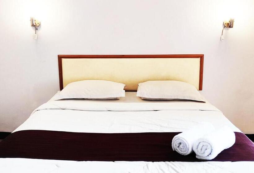 فندق Salma Syariah Mitra Reddoorz Near Terminal Baru Kediri