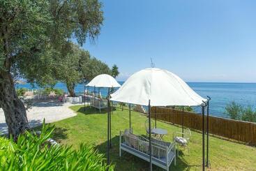 هتل Aurora Beach