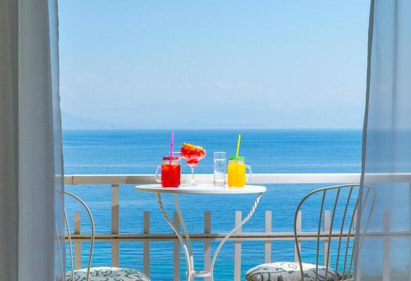 هتل Aurora Beach