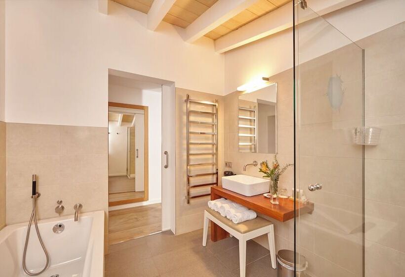 Bennoc Petit Hotel   Only Adults