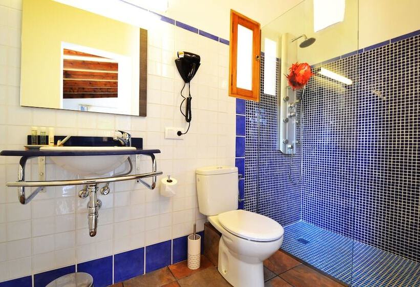Bennoc Petit Hotel   Only Adults